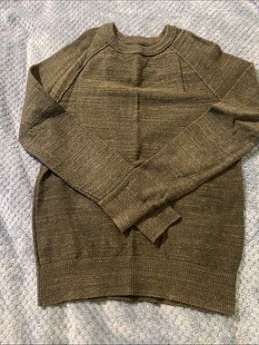 GAP Men's Crewneck Sweater in Olive